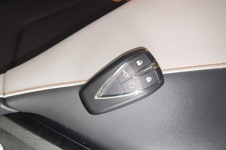 Used CHANGAN UNI-V 2023 1.5T Prestige Model Vehicle Key