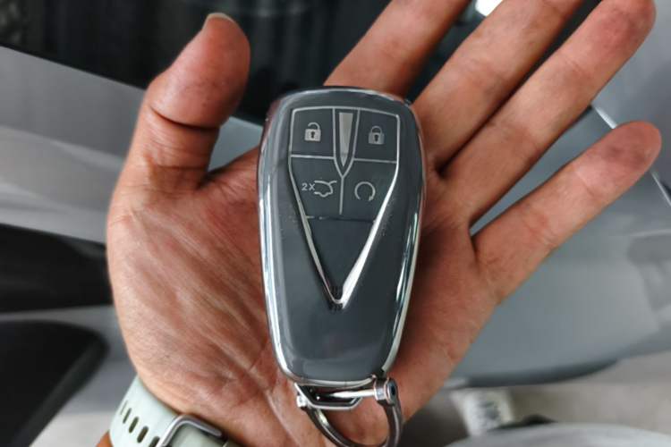 Used CHANGAN UNI-V 2023 1.5T Prestige Model Vehicle Key