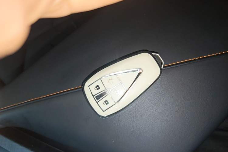 Used CHANGAN UNI-V 2023 1.5T Prestige Model Vehicle Key