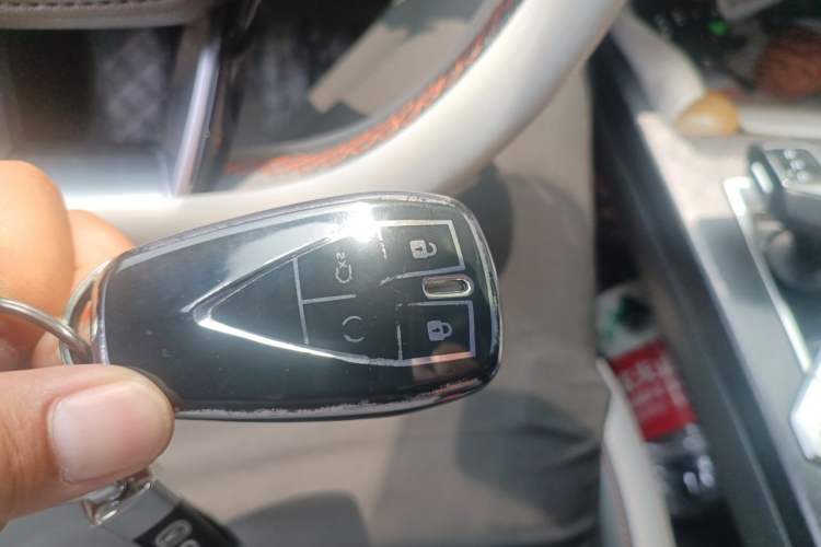 Used CHANGAN UNI-V 2023 1.5T Premium Model Vehicle Key