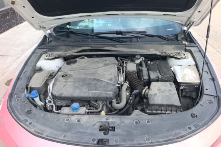 Used CHANGAN UNI-V 2023 1.5T Premium Model Engine Bay