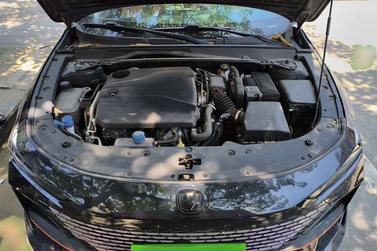 Used CHANGAN UNI-V 2023 1.5T Sport Edition Engine Bay
