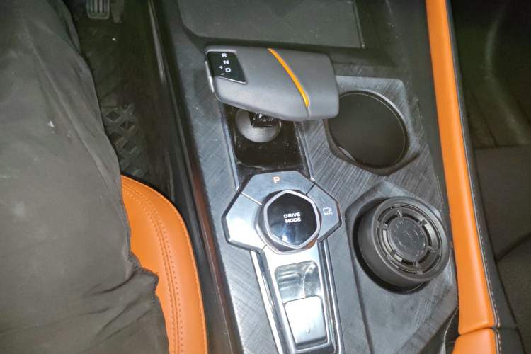 Used CHANGAN UNI-V 2023 2.0T Sport Edition Gear Lever