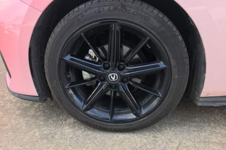 Used CHANGAN UNI-V 2023 1.5T Premium Model Left Front Wheel Hub