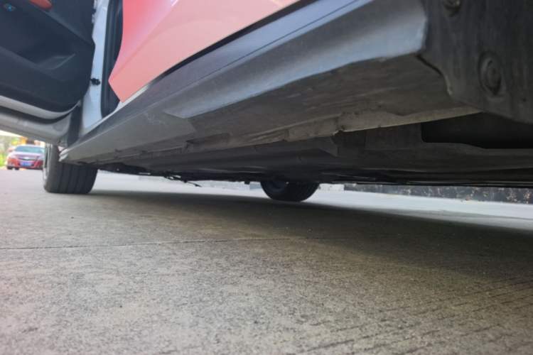 Used CHANGAN UNI-V 2023 1.5T Premium Model Left Side Sill