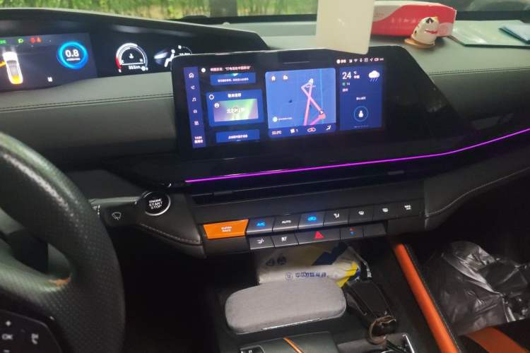Used CHANGAN UNI-V 2023 1.5T Prestige Model Audio And AC Panel