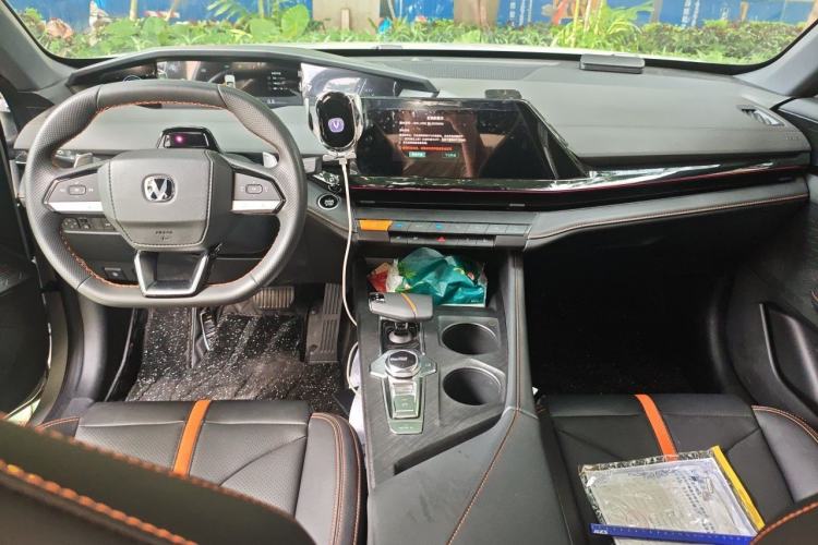 Used CHANGAN UNI-V 2023 1.5T Smart Navigation Version Center Console