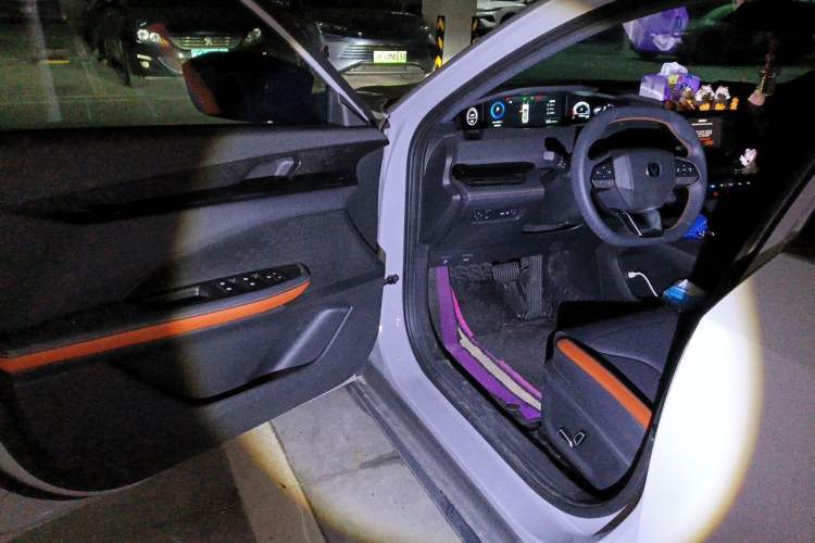 Used CHANGAN UNI-V 2023 1.5T Premium Model Driver Seat
