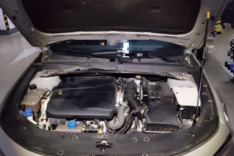 Used CHANGAN UNI-V 2023 1.5T Prestige Model Engine Bay