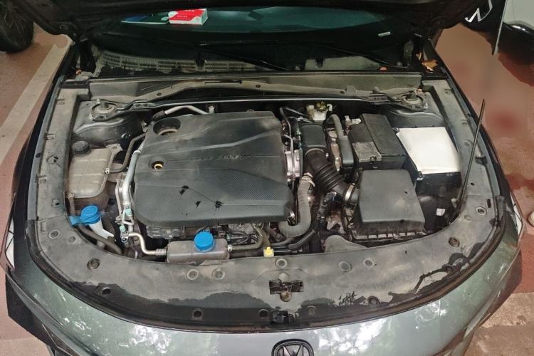Used CHANGAN UNI-V 2023 1.5T Prestige Model Engine Bay