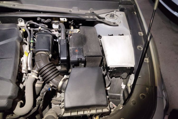 Used CHANGAN UNI-V 2023 1.5T Prestige Model Engine Bay Left