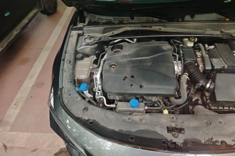 Used CHANGAN UNI-V 2023 1.5T Prestige Model Engine Bay Right