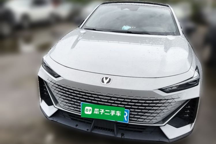 Used CHANGAN UNI-V 2023 1.5T Prestige Model Front