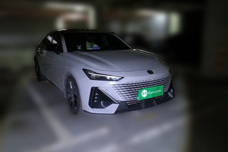 Used CHANGAN UNI-V 2023 1.5T Premium Model Front Right 45 Deg