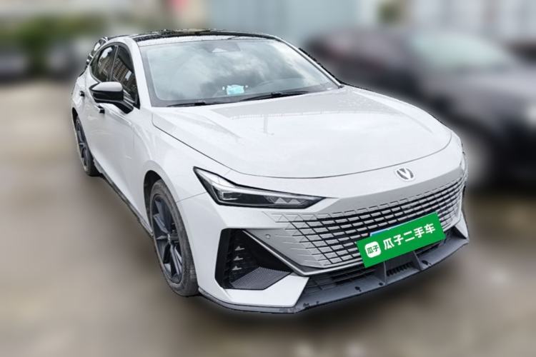 Used CHANGAN UNI-V 2023 1.5T Prestige Model Front Right 45 Deg