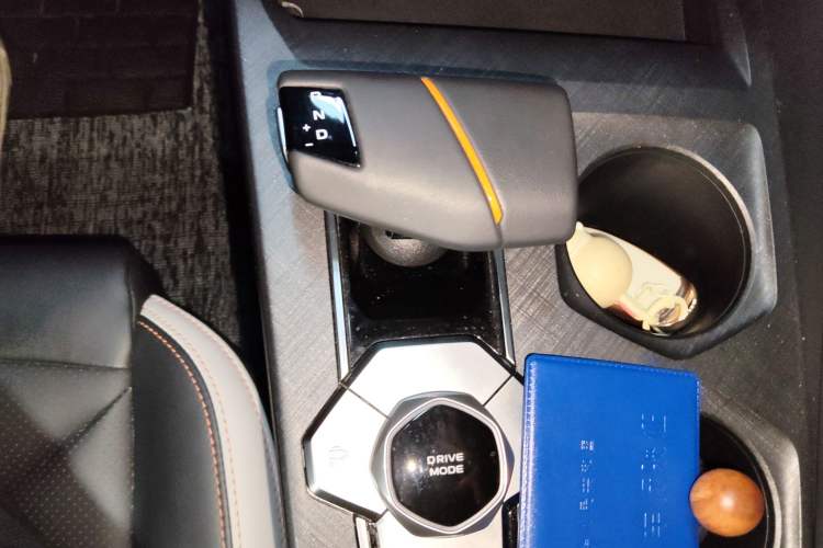 Used CHANGAN UNI-V 2023 1.5T Prestige Model Gear Lever