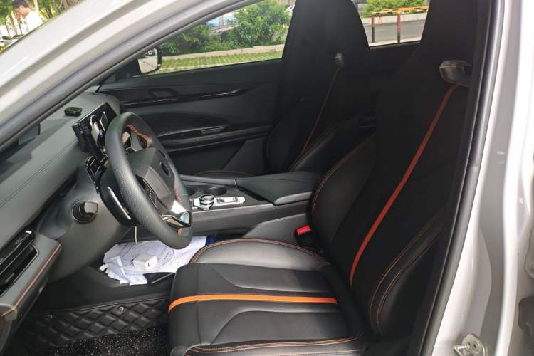 Used CHANGAN UNI-V 2023 1.5T Smart Navigation Version Left Front Seat