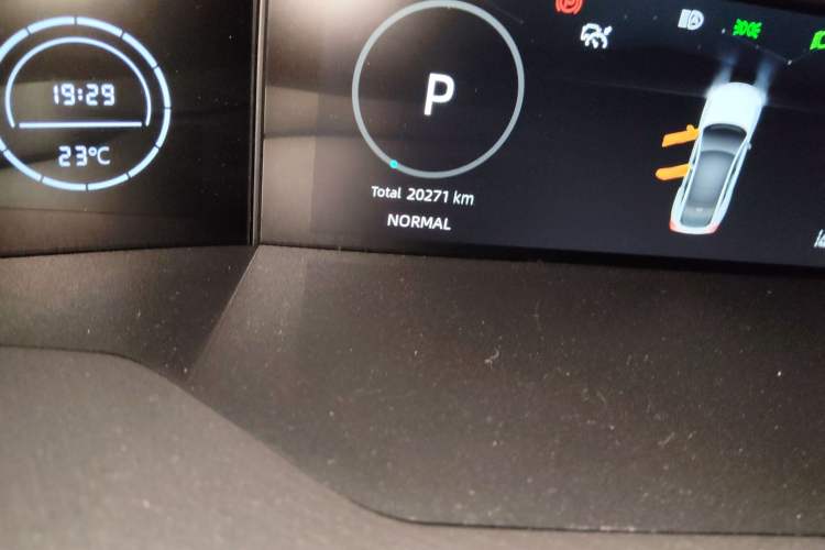 Used CHANGAN UNI-V 2023 1.5T Prestige Model Odometer Close Up