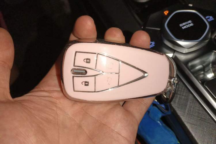 Used CHANGAN UNI-V 2023 1.5T Premium Model Vehicle Key