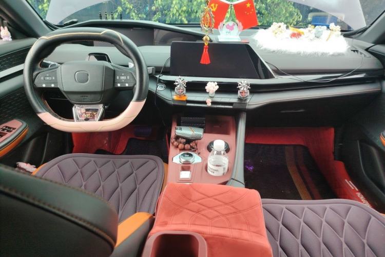 Used CHANGAN UNI-V 2023 1.5T Prestige Model Center Console