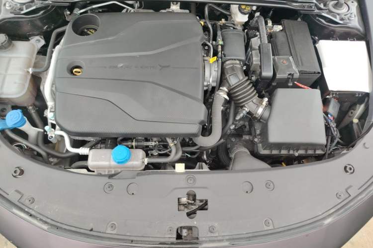 Used CHANGAN UNI-V 2023 1.5T Prestige Model Engine Bay