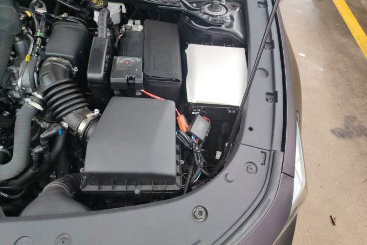 Used CHANGAN UNI-V 2023 1.5T Prestige Model Engine Bay Left