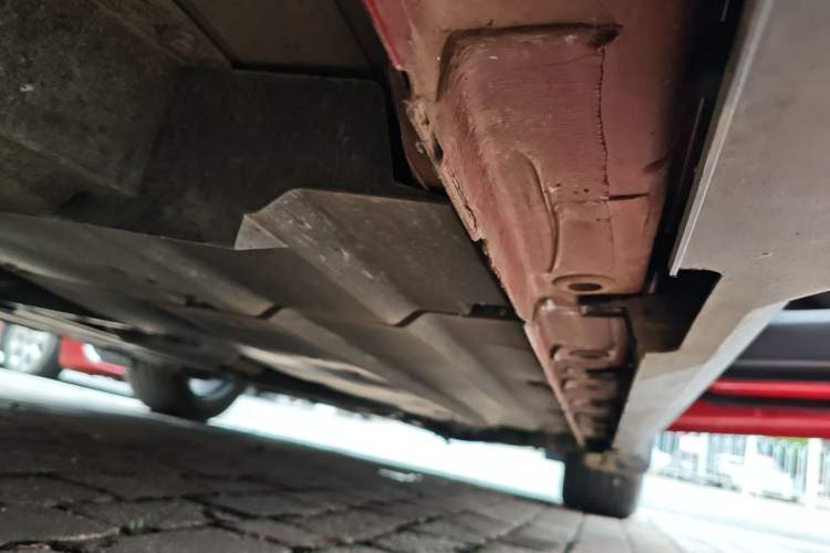 Used CHANGAN UNI-V 2023 1.5T Prestige Model Right Side Sill