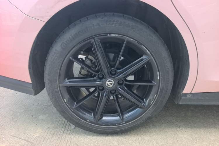 Used CHANGAN UNI-V 2023 1.5T Premium Model Right Rear Wheel Hub