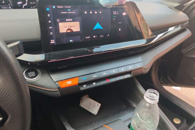 Used CHANGAN UNI-V 2023 1.5T Prestige Model Audio And AC Panel