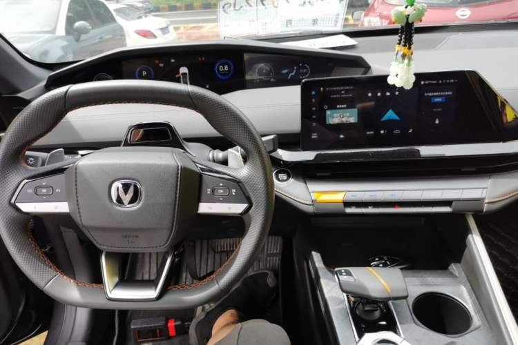 Used CHANGAN UNI-V 2023 1.5T Prestige Model Audio And AC Panel