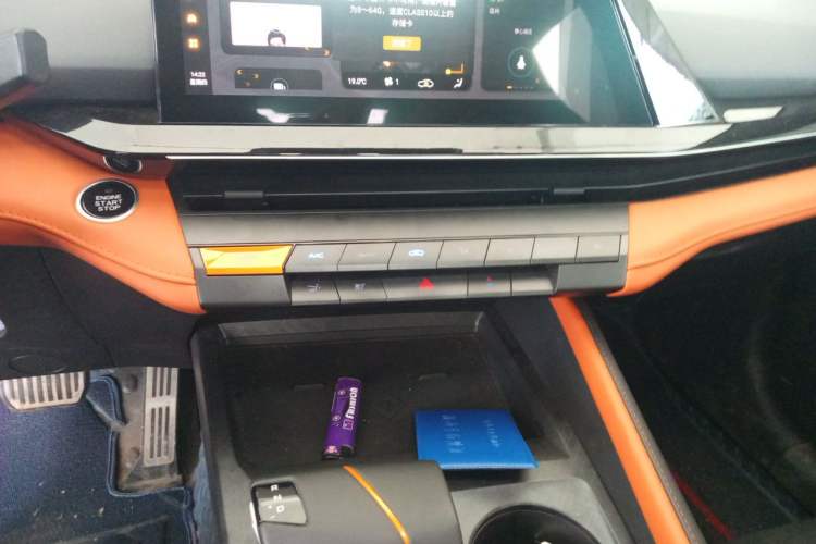 Used CHANGAN UNI-V 2023 1.5T Sport Edition Audio And AC Panel
