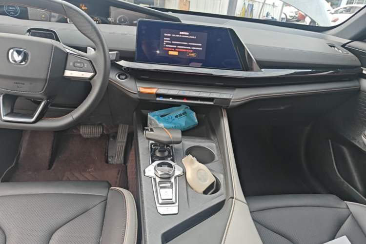 Used CHANGAN UNI-V 2023 1.5T Prestige Model Audio And AC Panel