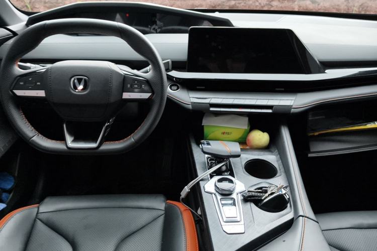 Used CHANGAN UNI-V 2023 1.5T Premium Model Center Console