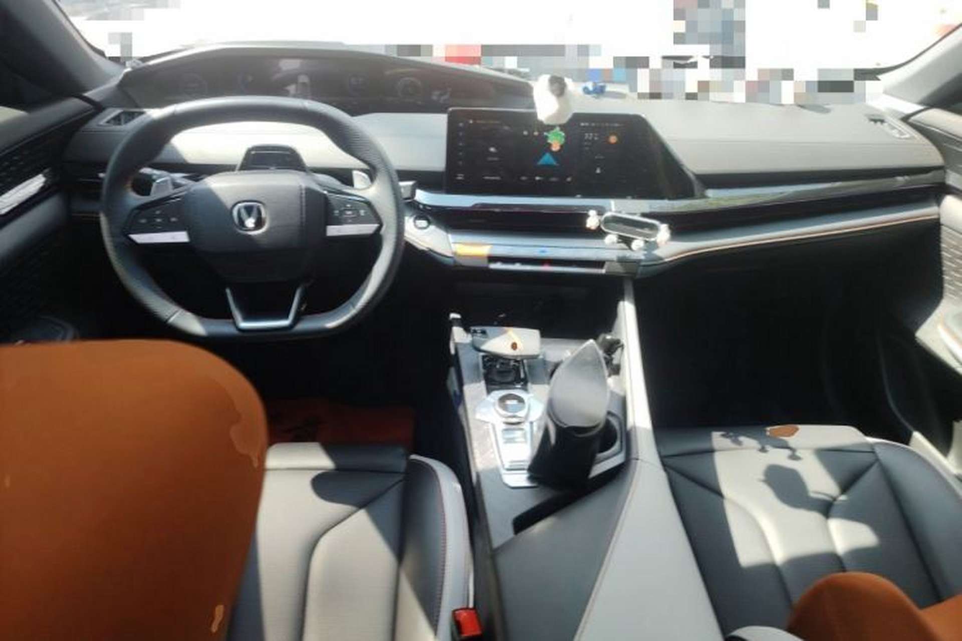 Used CHANGAN UNI-V 2023 1.5T Prestige Model Center Console