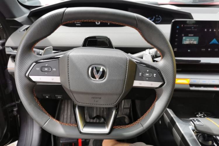 Used CHANGAN UNI-V 2023 1.5T Prestige Model Center Console