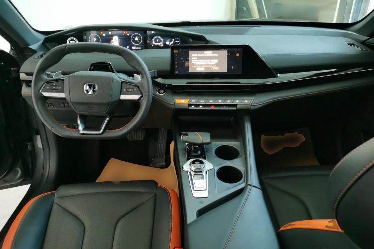 Used CHANGAN UNI-V 2023 1.5T Prestige Model Center Console