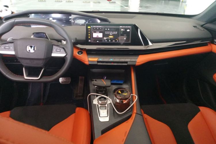 Used CHANGAN UNI-V 2023 1.5T Sport Edition Center Console