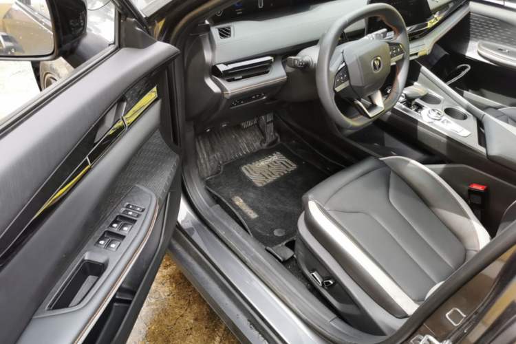 Used CHANGAN UNI-V 2023 1.5T Prestige Model Driver Seat