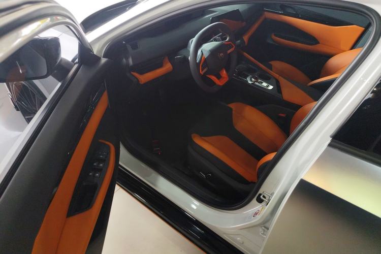 Used CHANGAN UNI-V 2023 2.0T Leading-Speed Edition Driver Seat
