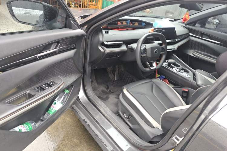 Used CHANGAN UNI-V 2023 1.5T Prestige Model Driver Seat