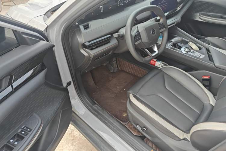 Used CHANGAN UNI-V 2023 1.5T Prestige Model Driver Seat