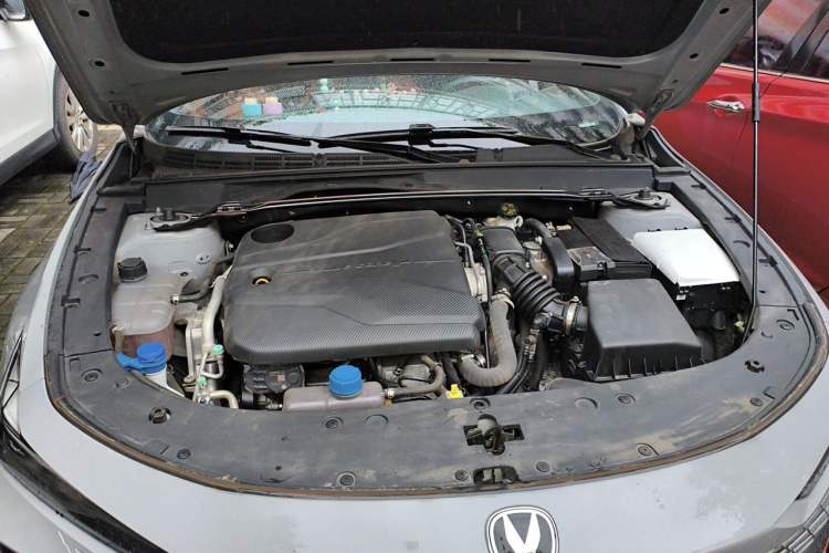 Used CHANGAN UNI-V 2023 1.5T Sport Edition Engine Bay