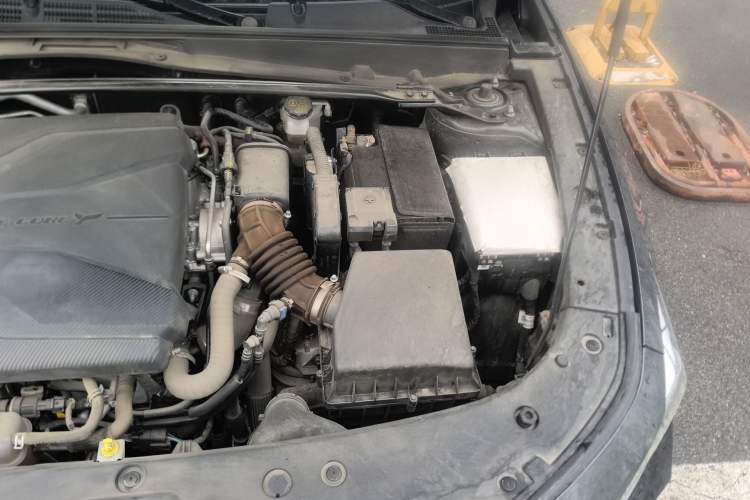 Used CHANGAN UNI-V 2023 1.5T Sport Edition Engine Bay Left