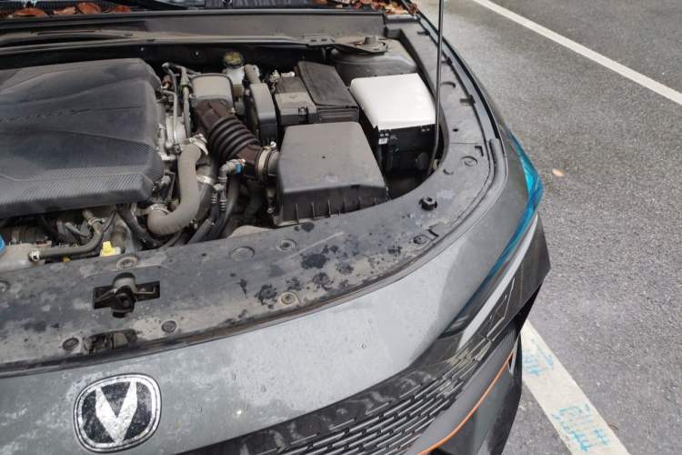 Used CHANGAN UNI-V 2023 1.5T Sport Edition Engine Bay Left