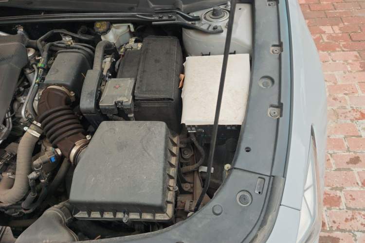 Used CHANGAN UNI-V 2023 1.5T Prestige Model Engine Bay Left