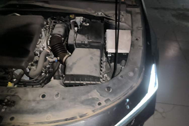 Used CHANGAN UNI-V 2023 1.5T Prestige Model Engine Bay Left