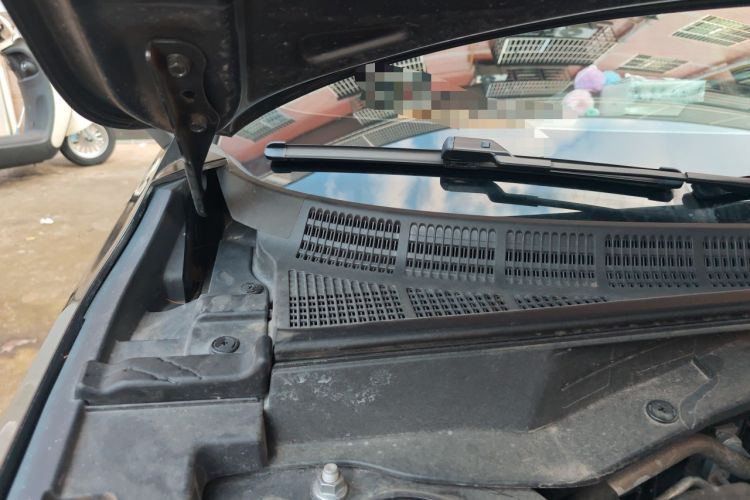 Used CHANGAN UNI-V 2023 1.5T Prestige Model Engine Bay Right