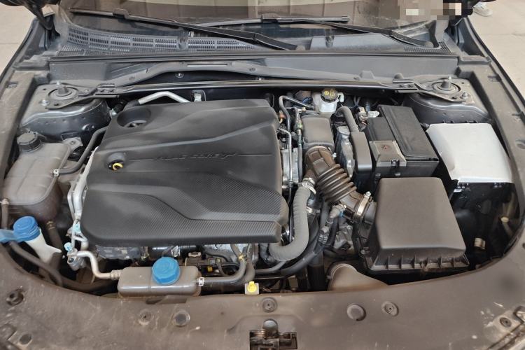Used CHANGAN UNI-V 2023 1.5T Prestige Model Engine Bay