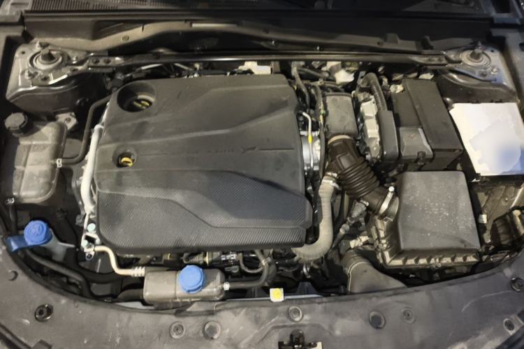 Used CHANGAN UNI-V 2023 1.5T Prestige Model Engine Bay