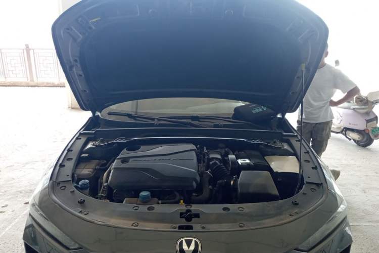 Used CHANGAN UNI-V 2023 1.5T Sport Edition Engine Bay